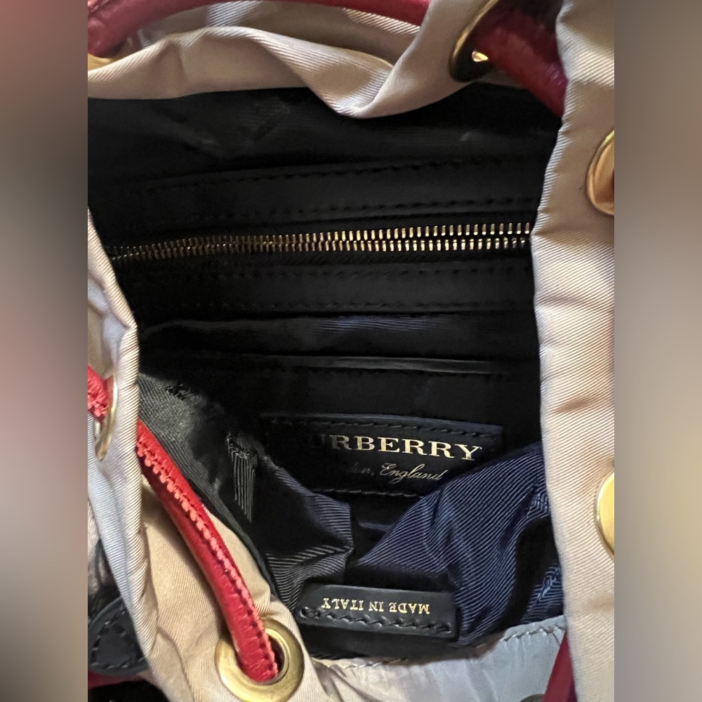 BURBERRY GRAPHIC CARTOON BACKPACK - Picture 3 of 12